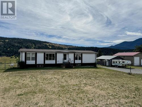 7520 West Subdivision Road, Clinton, BC - Outdoor