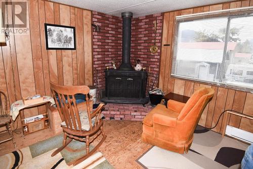 7520 West Subdivision Road, Clinton, BC - Indoor With Fireplace