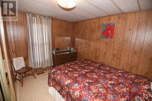 7520 West Subdivision Road, Clinton, BC - Indoor Photo Showing Bedroom