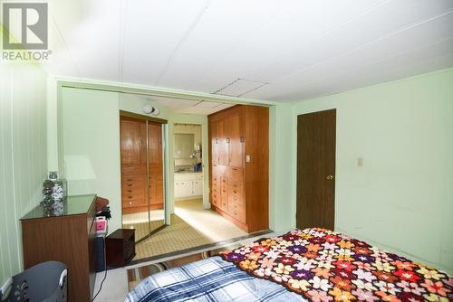 7520 West Subdivision Road, Clinton, BC - Indoor Photo Showing Bedroom