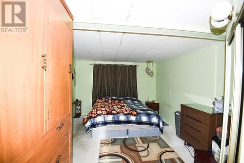 7520 West Subdivision Road, Clinton, BC - Indoor Photo Showing Bedroom