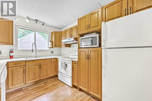 148 Melrose Avenue, Wasaga Beach, ON - Indoor Photo Showing Kitchen