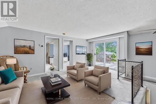 148 Melrose Avenue, Wasaga Beach, ON - Indoor Photo Showing Living Room