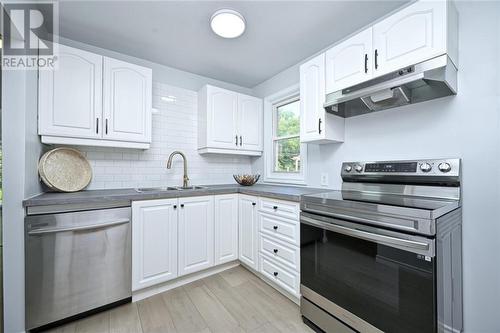 12 Aberdeen Avenue, Smiths Falls, ON - Indoor Photo Showing Kitchen