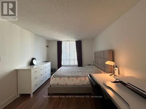 1202 - 256 Doris Avenue, Toronto (Willowdale East), ON - Indoor Photo Showing Bedroom