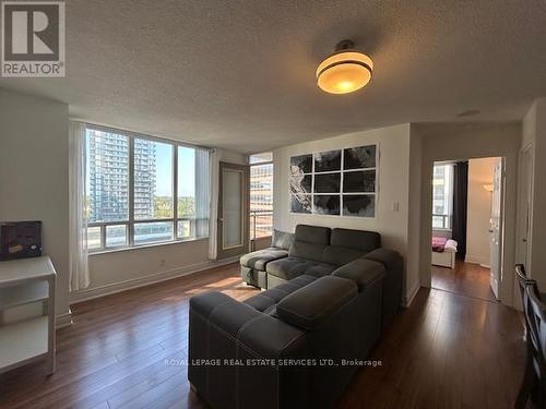 1202 - 256 Doris Avenue, Toronto (Willowdale East), ON - Indoor Photo Showing Living Room