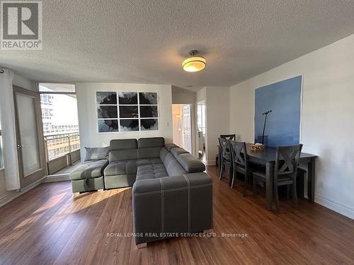 1202 - 256 Doris Avenue, Toronto (Willowdale East), ON - Indoor Photo Showing Living Room