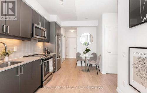 610 - 7895 Jane Street, Vaughan, ON - Indoor Photo Showing Kitchen With Stainless Steel Kitchen With Upgraded Kitchen