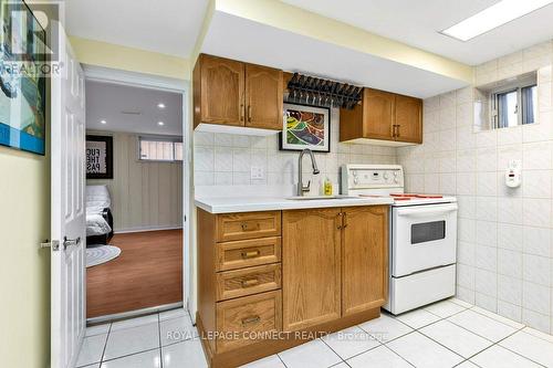 33 Brenda Crescent, Toronto (Kennedy Park), ON - Indoor Photo Showing Kitchen