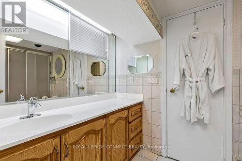 33 Brenda Crescent, Toronto, ON - Indoor Photo Showing Bathroom