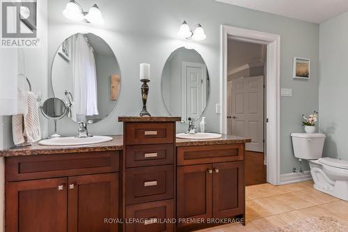 10093 Herbert Street, Lambton Shores (Port Franks), ON - Indoor Photo Showing Bathroom