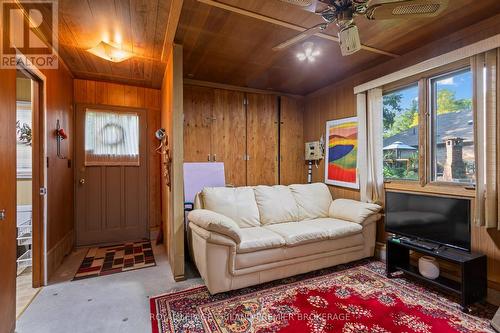 10093 Herbert Street, Lambton Shores (Port Franks), ON - Indoor Photo Showing Living Room