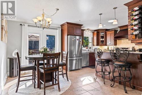 10093 Herbert Street, Lambton Shores (Port Franks), ON - Indoor Photo Showing Dining Room