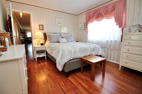 174-1255 Raymer Avenue, Kelowna, BC - Indoor Photo Showing Bedroom