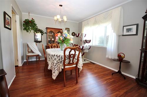 174-1255 Raymer Avenue, Kelowna, BC - Indoor Photo Showing Dining Room