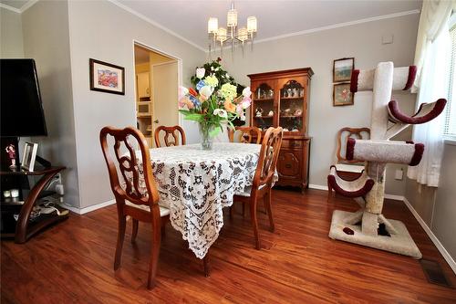 174-1255 Raymer Avenue, Kelowna, BC - Indoor Photo Showing Dining Room