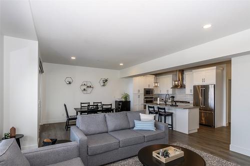 12-269 Diamond Way, Vernon, BC - Indoor Photo Showing Living Room