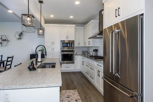 12-269 Diamond Way, Vernon, BC - Indoor Photo Showing Kitchen With Stainless Steel Kitchen With Double Sink With Upgraded Kitchen