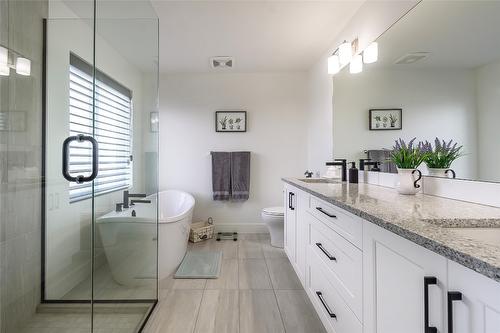 12-269 Diamond Way, Vernon, BC - Indoor Photo Showing Bathroom