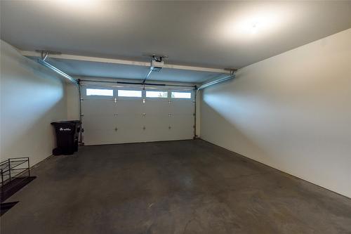 12-269 Diamond Way, Vernon, BC - Indoor Photo Showing Garage