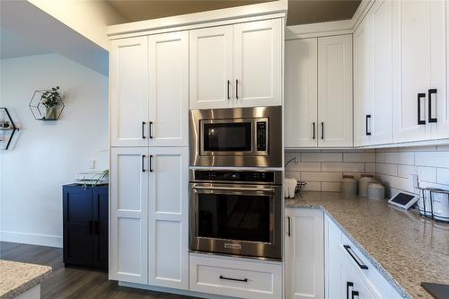 12-269 Diamond Way, Vernon, BC - Indoor Photo Showing Kitchen