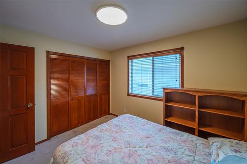 981 Peachcliff Drive, Okanagan Falls, BC - Indoor Photo Showing Bedroom