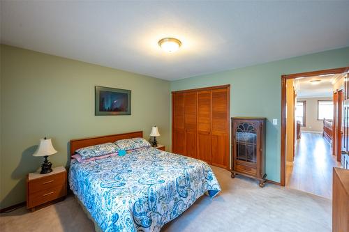 981 Peachcliff Drive, Okanagan Falls, BC - Indoor Photo Showing Bedroom