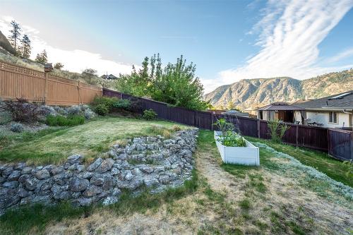 981 Peachcliff Drive, Okanagan Falls, BC - Outdoor With Backyard