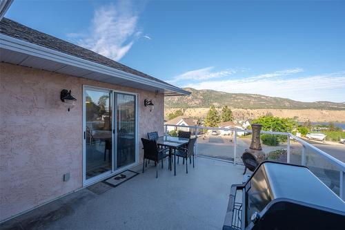 981 Peachcliff Drive, Okanagan Falls, BC - Outdoor With Exterior