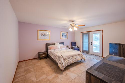 981 Peachcliff Drive, Okanagan Falls, BC - Indoor Photo Showing Bedroom