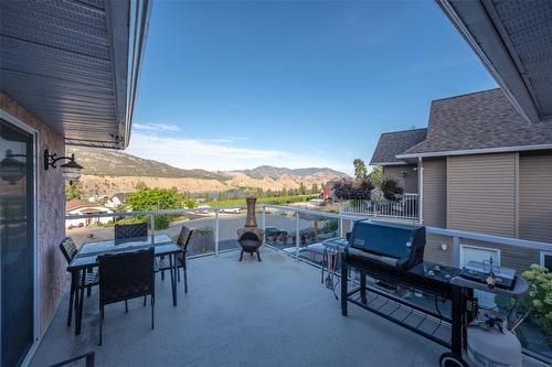 981 Peachcliff Drive, Okanagan Falls, BC - Outdoor With Exterior