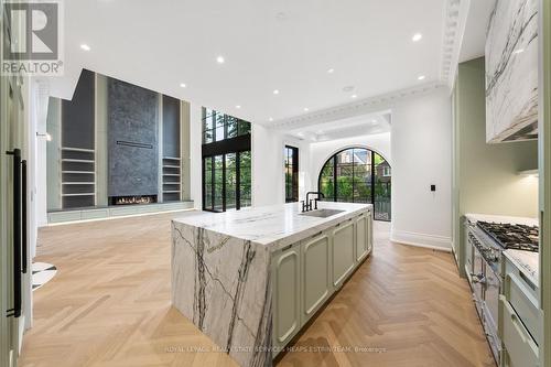 5 Whitehall Road, Toronto, ON - Indoor Photo Showing Kitchen With Upgraded Kitchen