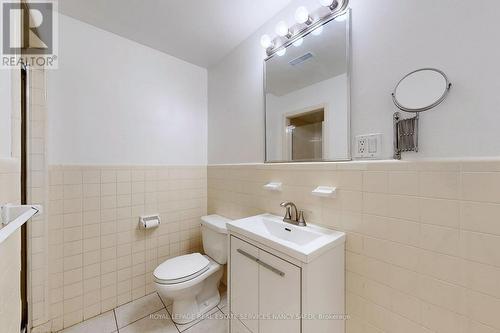 21 Sandfield Road, Toronto (Banbury-Don Mills), ON - Indoor Photo Showing Bathroom