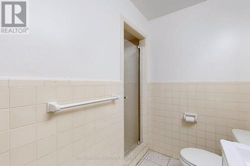 21 Sandfield Road, Toronto (Banbury-Don Mills), ON - Indoor Photo Showing Bathroom