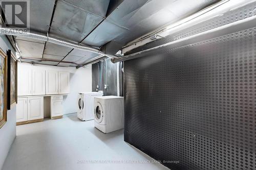 21 Sandfield Road, Toronto (Banbury-Don Mills), ON - Indoor Photo Showing Laundry Room