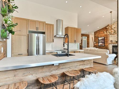 Kitchen - 7 Ch. Des Loutres, Wentworth, QC - Indoor With Fireplace