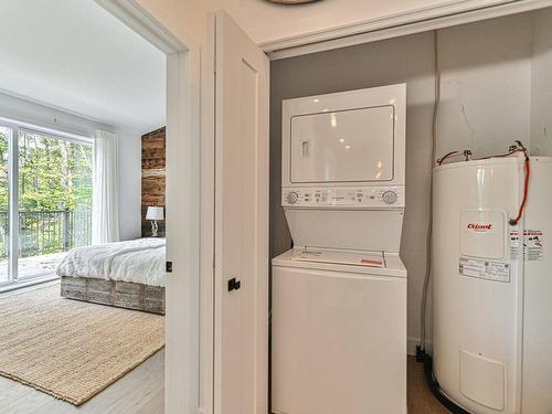 Salle de lavage - 7 Ch. Des Loutres, Wentworth, QC - Indoor Photo Showing Laundry Room