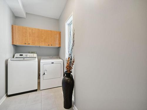 Laundry room - 16 Rue Du Boisé-Normand, Sainte-Anne-Des-Plaines, QC - Indoor Photo Showing Laundry Room