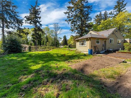 753 Sayward Rd, Saanich, BC 