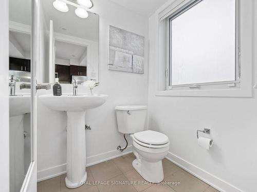 68 Cole St, Toronto, ON - Indoor Photo Showing Bathroom