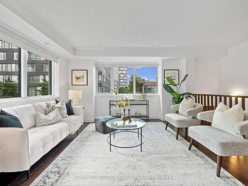 68 Cole St, Toronto, ON - Indoor Photo Showing Living Room