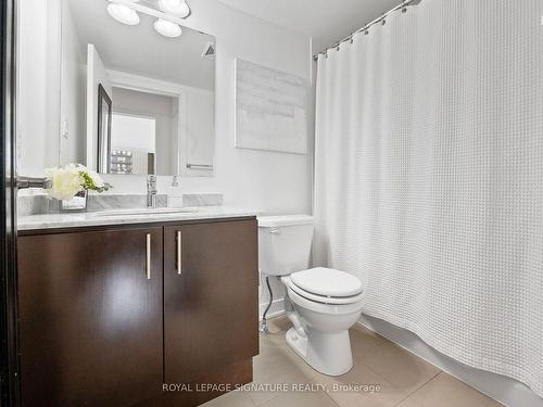 68 Cole St, Toronto, ON - Indoor Photo Showing Bathroom