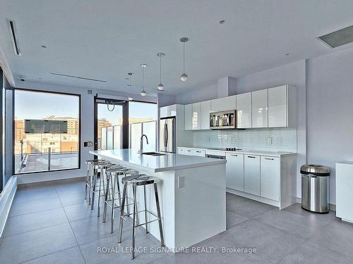 1002-55 Ontario St, Toronto, ON - Indoor Photo Showing Kitchen With Stainless Steel Kitchen With Upgraded Kitchen