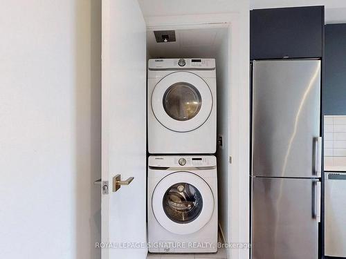 1002-55 Ontario St, Toronto, ON - Indoor Photo Showing Laundry Room