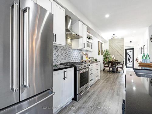 66 Longshore Way, Whitby, ON - Indoor Photo Showing Kitchen With Upgraded Kitchen