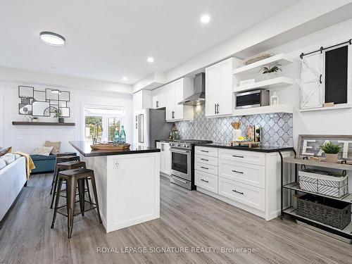 66 Longshore Way, Whitby, ON - Indoor Photo Showing Kitchen With Upgraded Kitchen