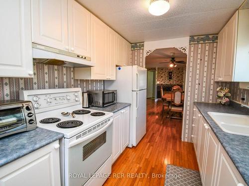 1 Main St, Innisfil, ON - Indoor Photo Showing Kitchen