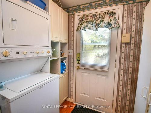 1 Main St, Innisfil, ON - Indoor Photo Showing Laundry Room