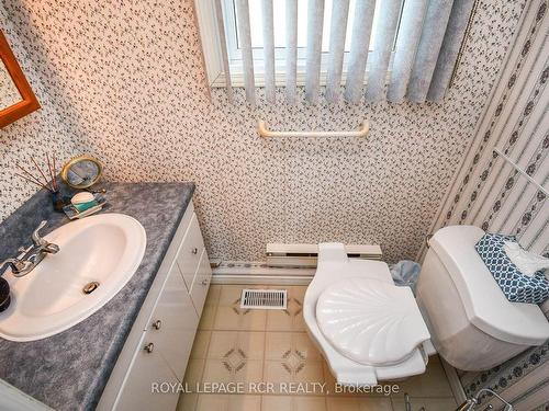 1 Main St, Innisfil, ON - Indoor Photo Showing Bathroom