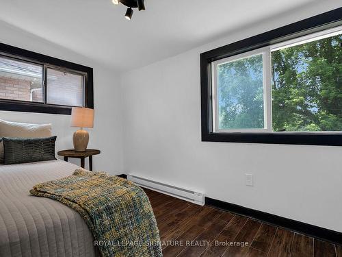 33 Riveredge Dr S, Georgina, ON - Indoor Photo Showing Bedroom